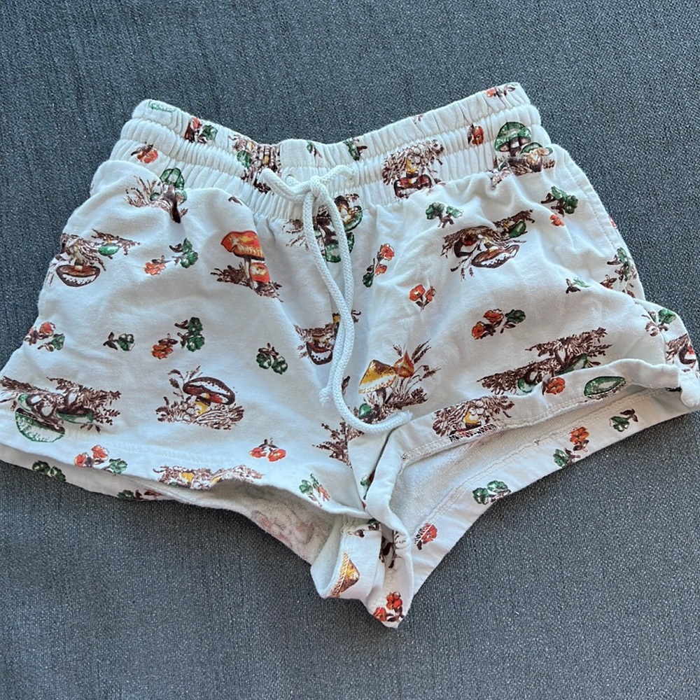 urban outfitters mushroom shorts